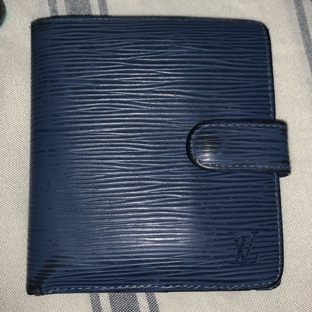Louis Vuitton Authentic Blue Epi Leather Wallet Code# MI0094